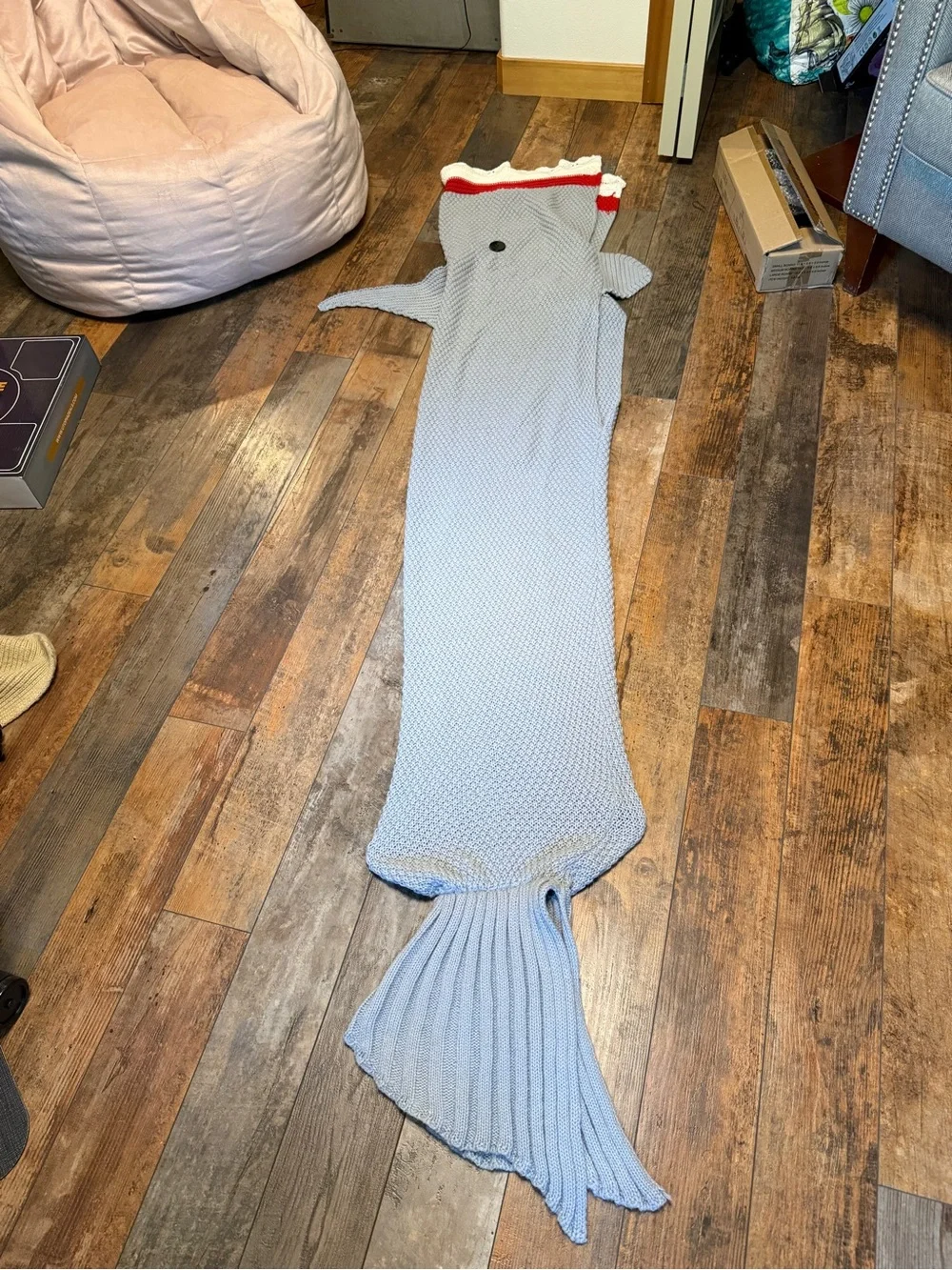 Shark Tail Knit Children’s Blanket - Light Grey